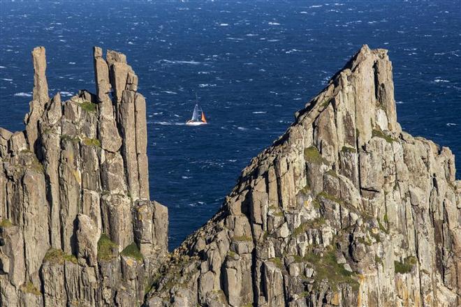 MIDNIGHT RAMBLER passing Tasman Island - Rolex Sydney to Hobart 2013 ©  Rolex/Daniel Forster http://www.regattanews.com